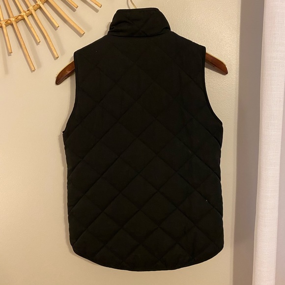 Francesca‘s Black women’s puffy vest - Picture 3 of 3